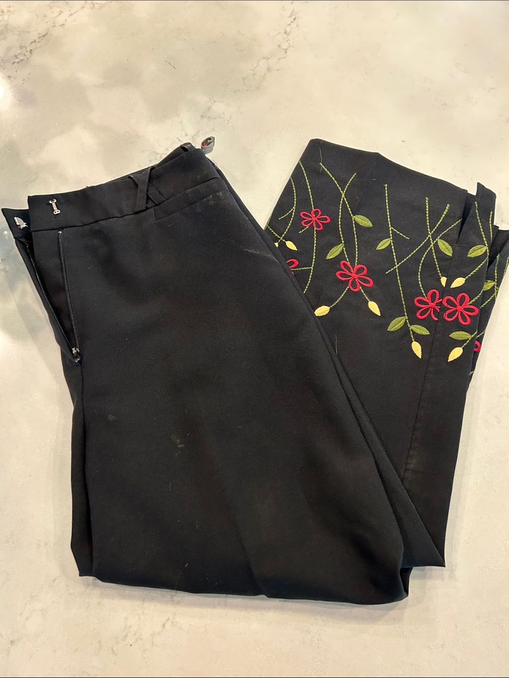 Larry Levine Black Capris with Red & Green Floral Embroidery